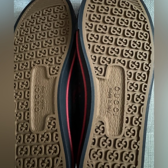 Never worn “Off the Grid” Gucci sneaker 37.5 - Picture 6 of 6